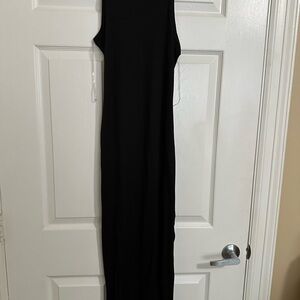 Black Sleeveless Dress